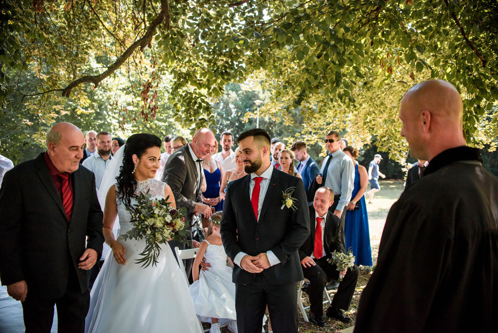 merge Svatba v brněnské myslivně