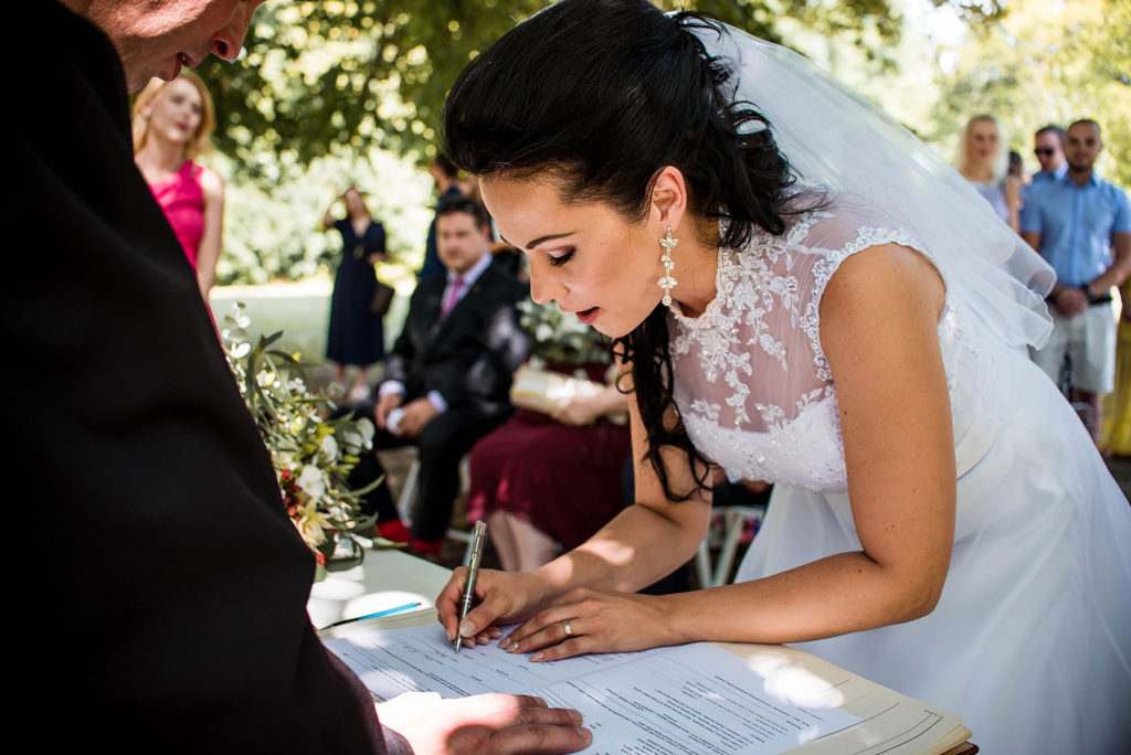 merge Svatba v brněnské myslivně