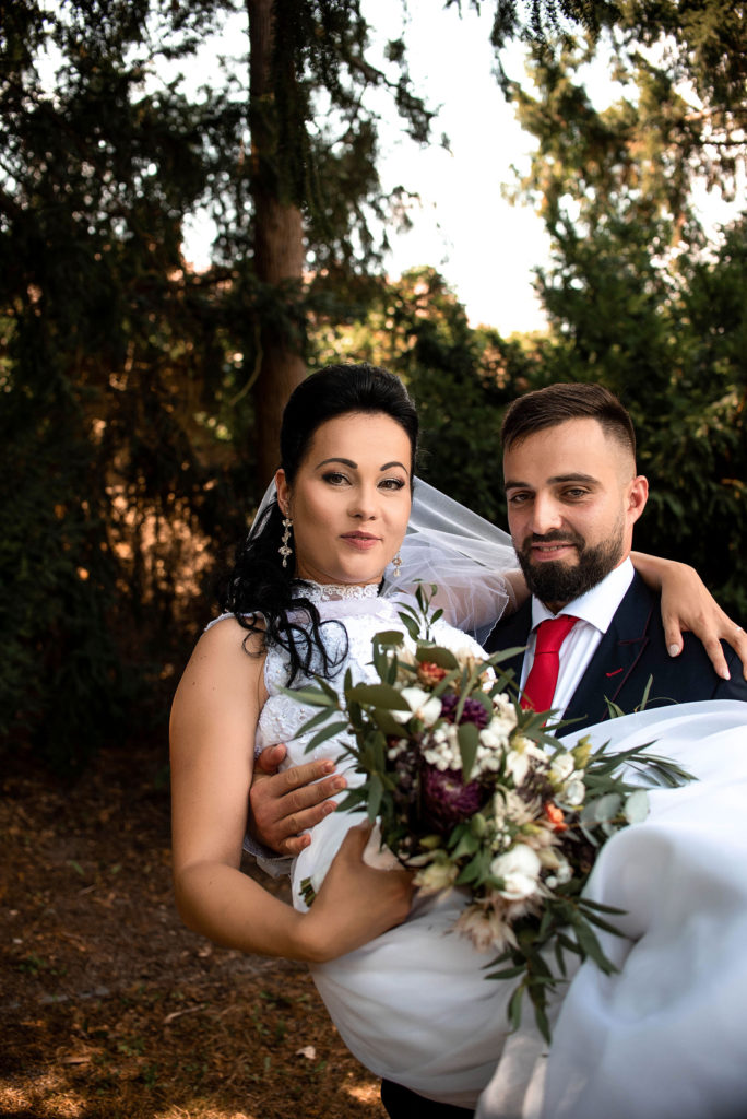 merge Svatba v brněnské myslivně