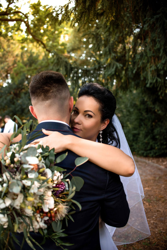 merge Svatba v brněnské myslivně