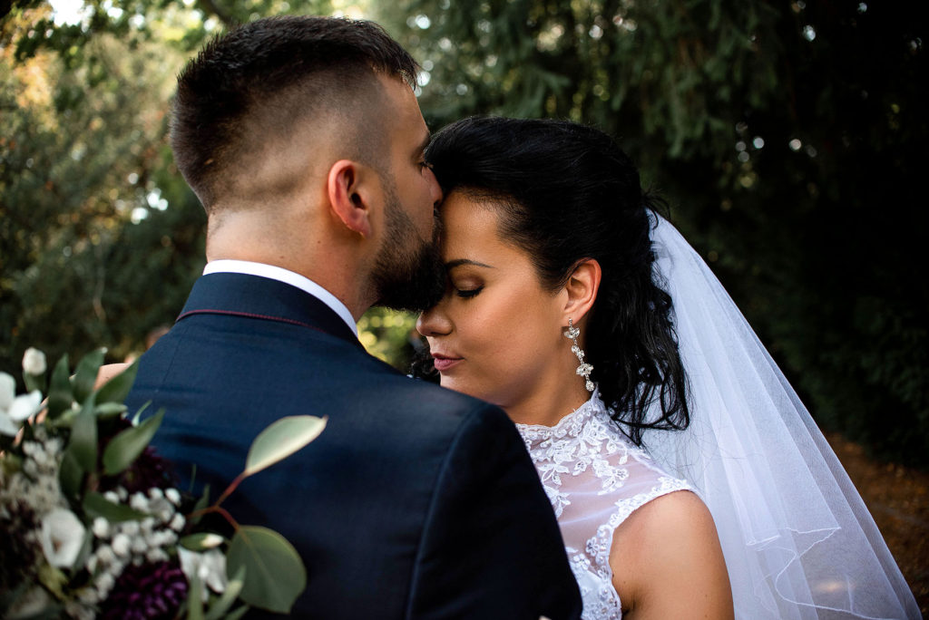 merge Svatba v brněnské myslivně