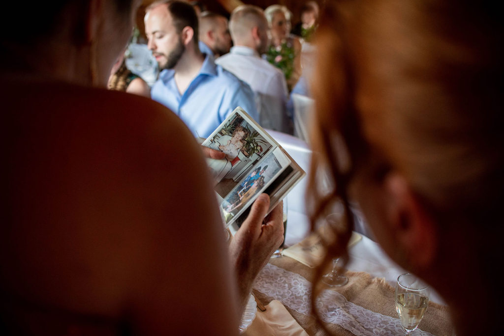 merge Svatba v brněnské myslivně