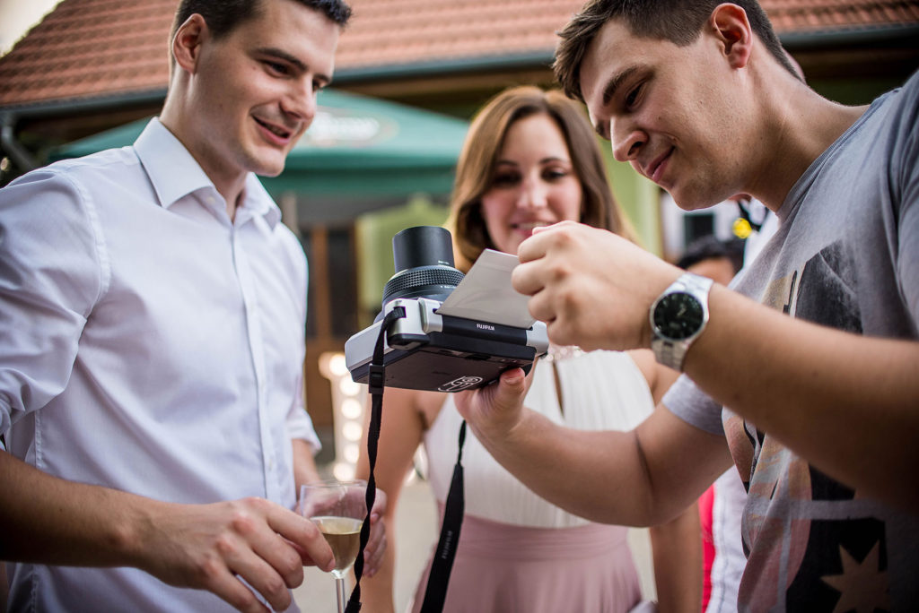 merge Svatba v brněnské myslivně